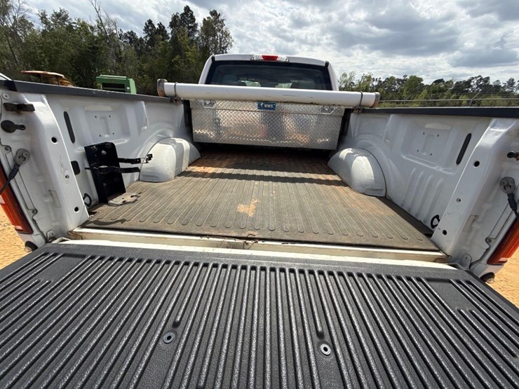 2018-ford-f150-xl-image-6