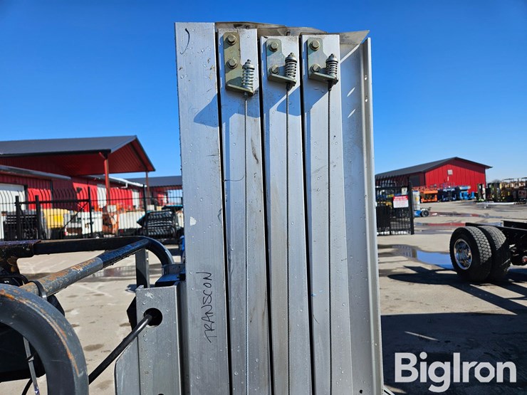 2016-jlg-20mvl-image-15