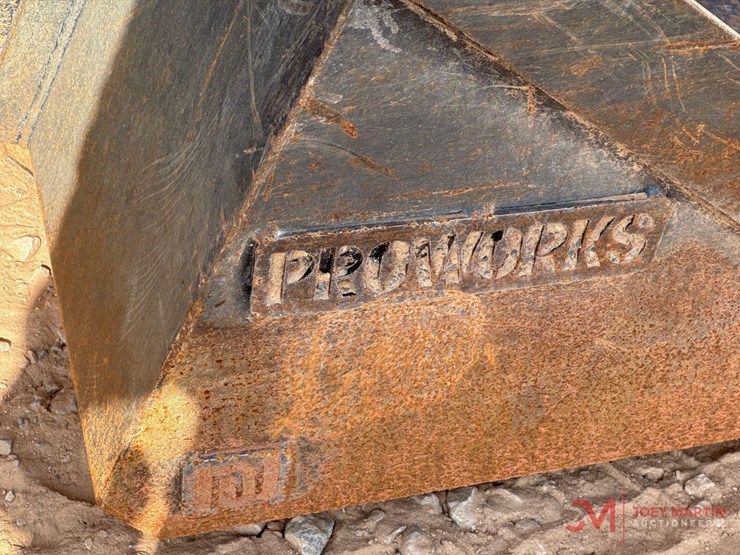 2023-jcb-2ts-7t-image-15