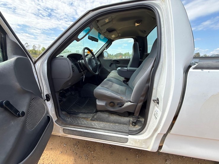 2002-ford-f150-xl-image-9