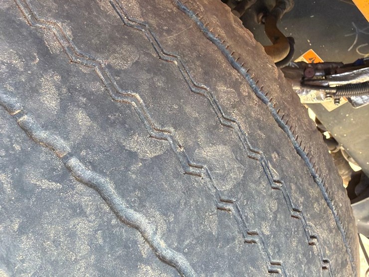 2008-thomas-saf-t-liner-c2-image-8