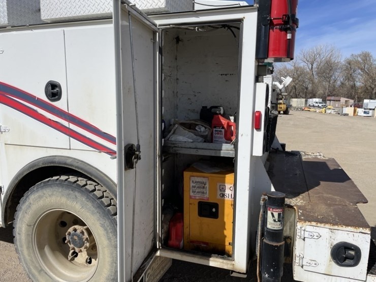 2007-kenworth-t300-image-17