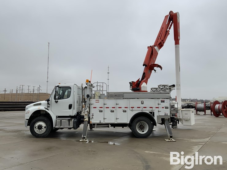 2016-freightliner-m2-106-image-8