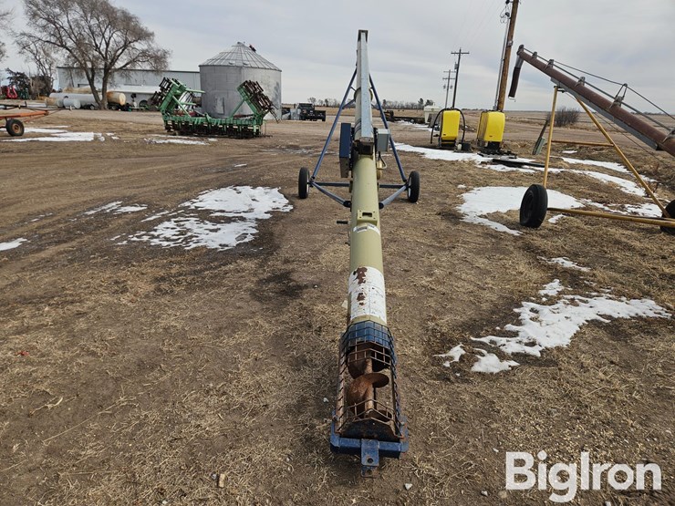 2014-harvest-international-t1042-image-2