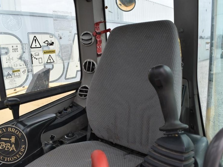 2019-volvo-ecr88d-image-61