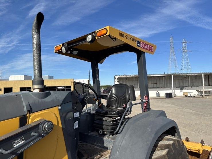 2018-deere-210lep-image-30