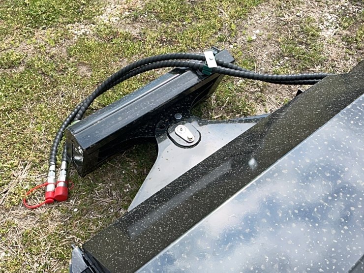 mini-skid-steer-sweaper-image-3