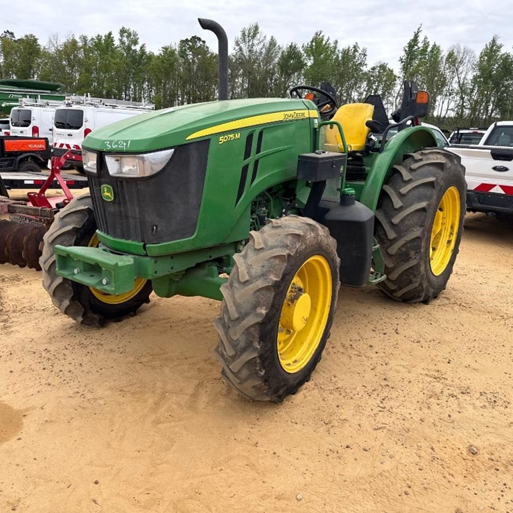 JOHN DEERE 5075M