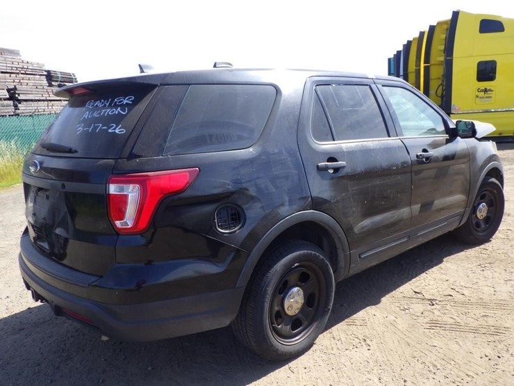 2018-ford-explorer-image-3