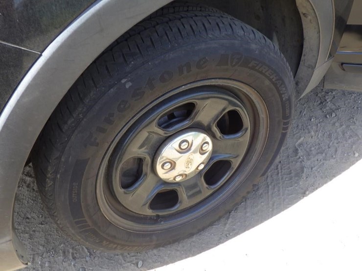 2018-ford-explorer-image-13