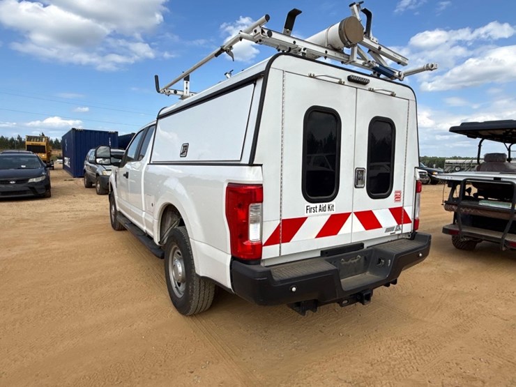 2019-ford-f250-xl-image-3