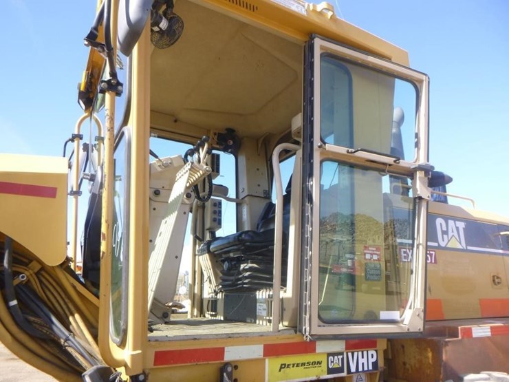 2005-caterpillar-143h-image-23