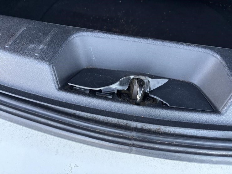 2016-ford-explorer-xlt-image-25