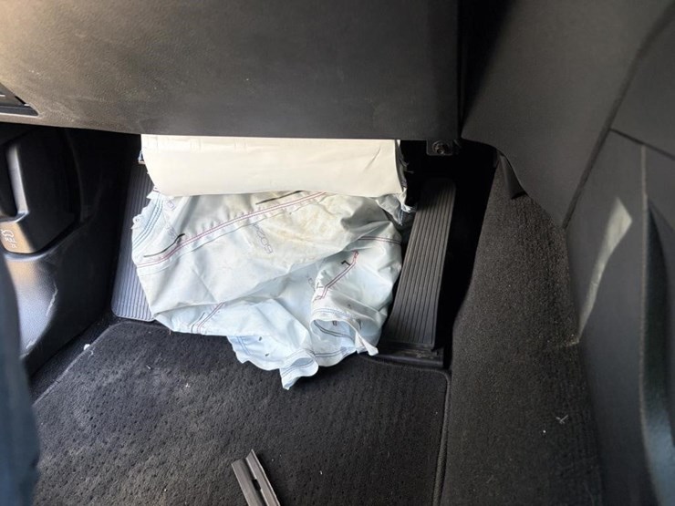 2022-ford-explorer-image-19