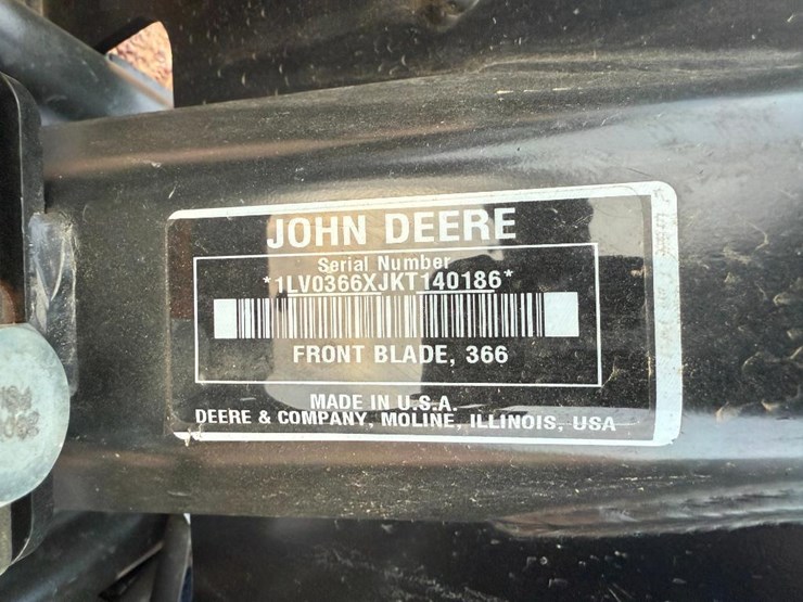 2019-john-deere-3033r-image-7