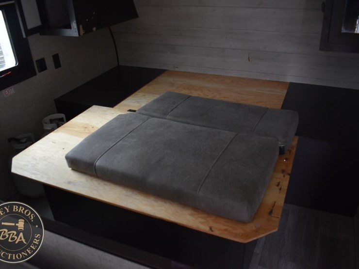 2022-jayco-jay-flight-264bh-42752-image-26