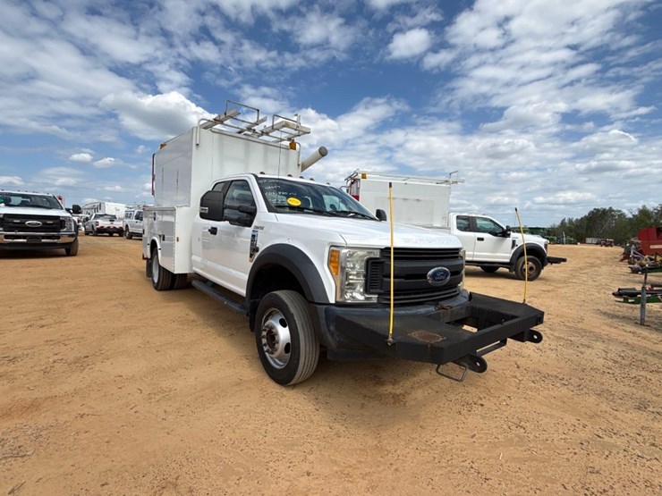 2017-ford-f550-xl-image-1