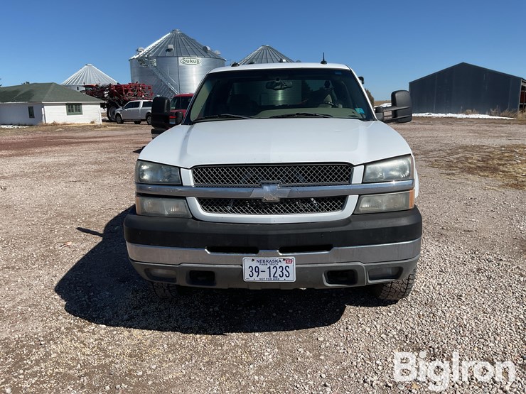 2003-chevrolet-silverado-2500-image-2