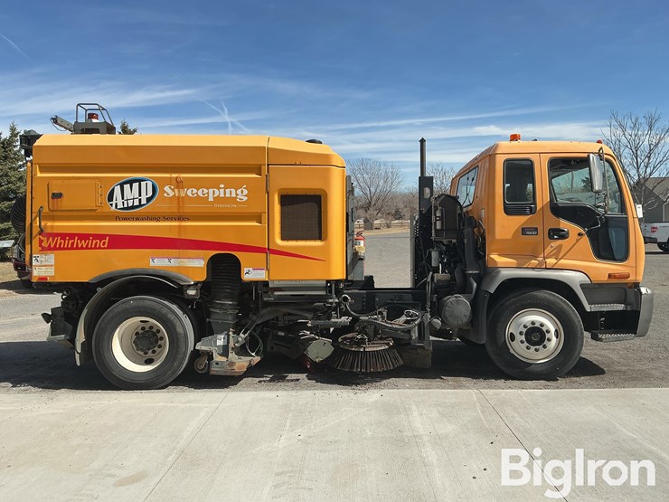 2008-gmc-t7500-image-4