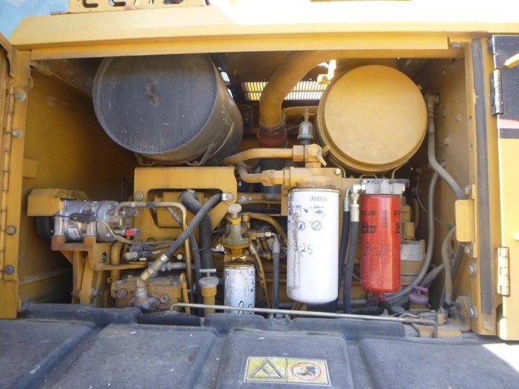 caterpillar-143h-image-37