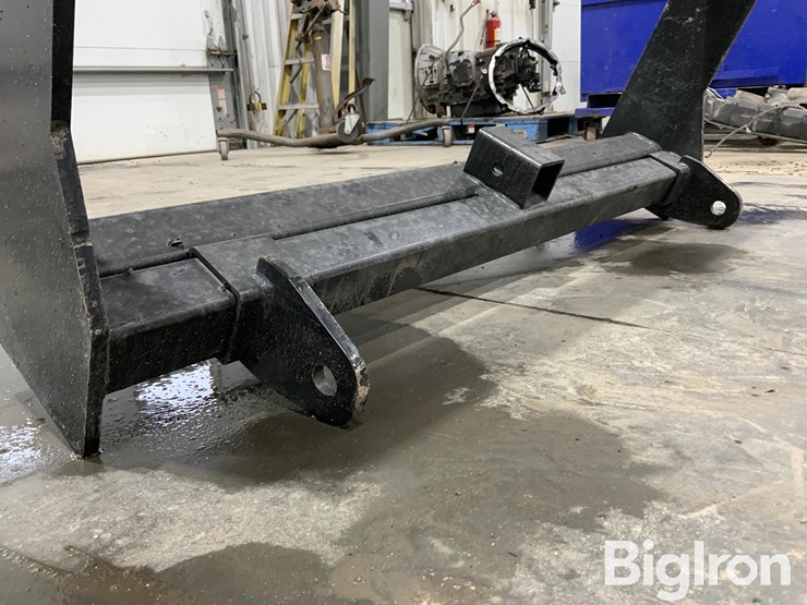 2025-massey-ferguson-730-image-9