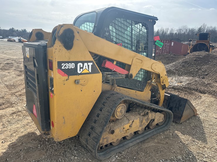 2017-caterpillar-239d-image-5