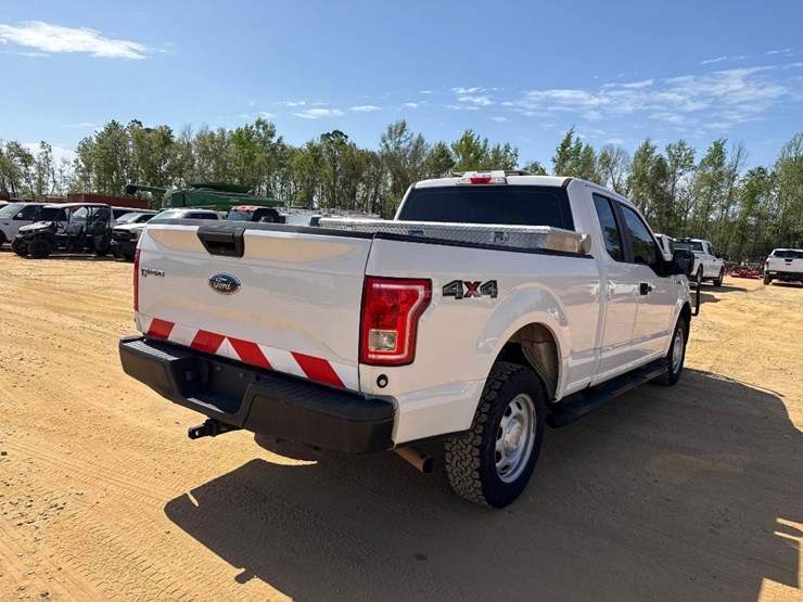 2017-ford-f150-image-4