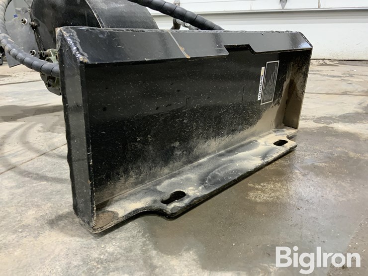 2025-massey-ferguson-730-image-10