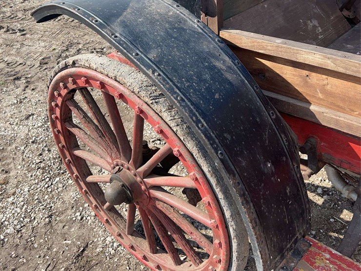 international-highwheeler-image-21