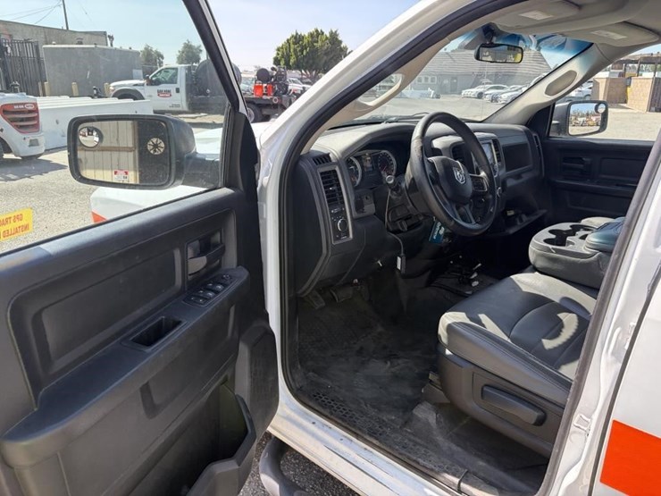 2016-dodge-1500-image-12