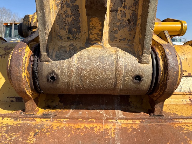 2011-caterpillar-336e-image-17