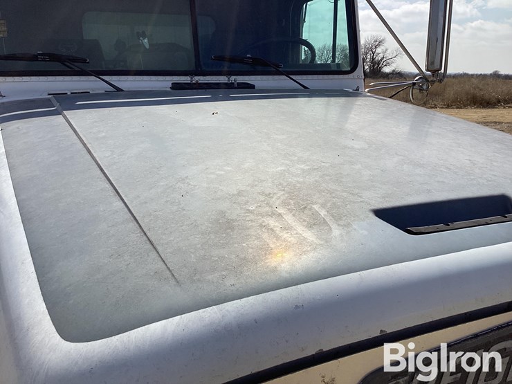 1993-freightliner-fld120-image-12