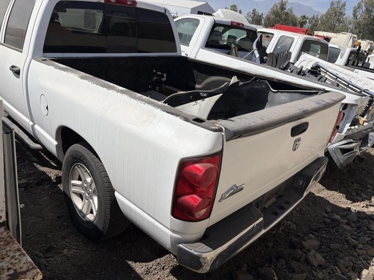 2008-dodge-ram-1500-image-4