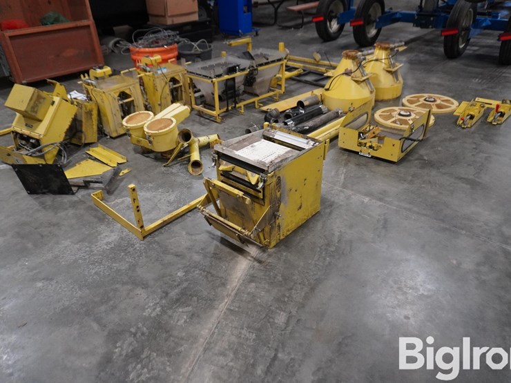 new-holland-tr88-image-3