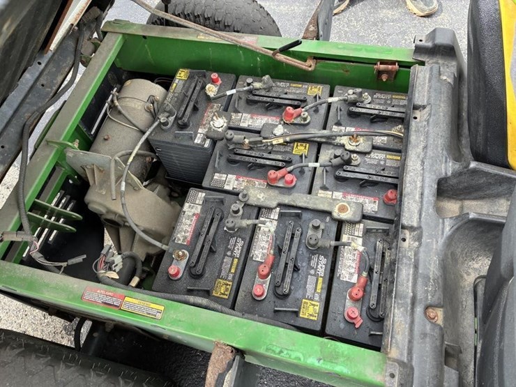 2017-john-deere-gator-image-6