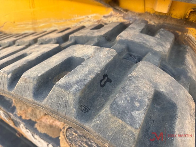 2020-deere-333g-image-14