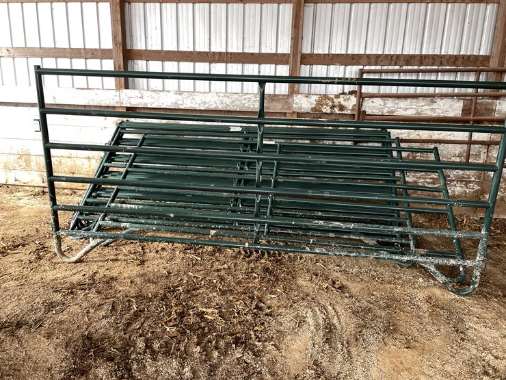 #2355-•-(8)-metal-corral-panels-image-4