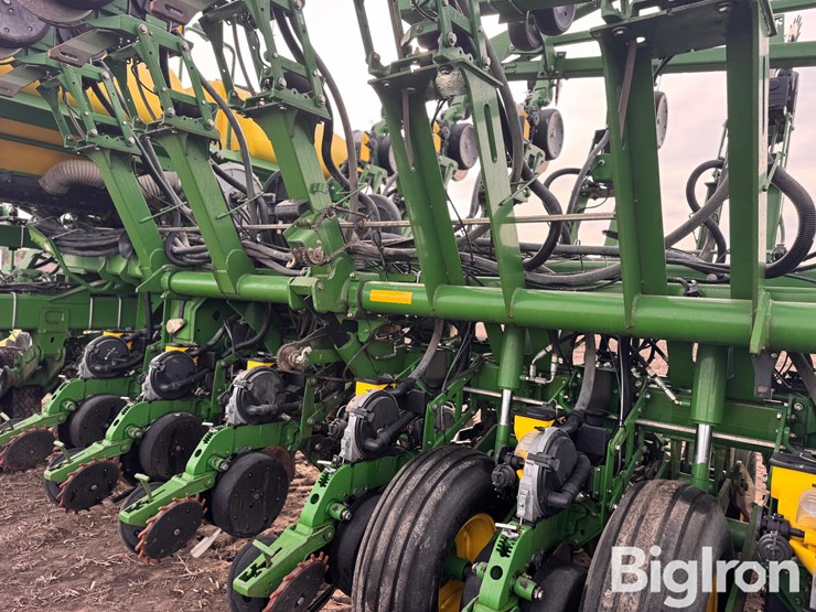 2014-john-deere-1790-ccs-image-19