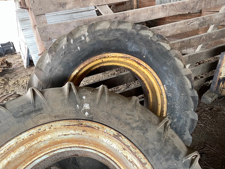 #2384-•-clamp-on-tractor-duals-image-3