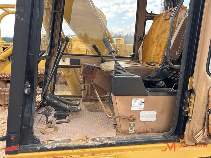 caterpillar-e120b-image-16