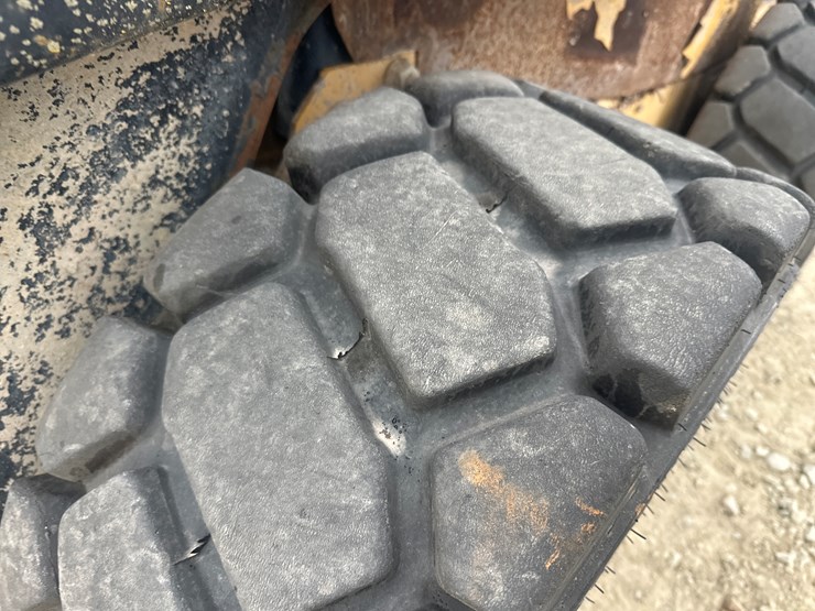 new-holland-lx885-image-43