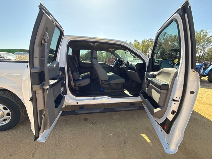2019-ford-f150-xl-image-8