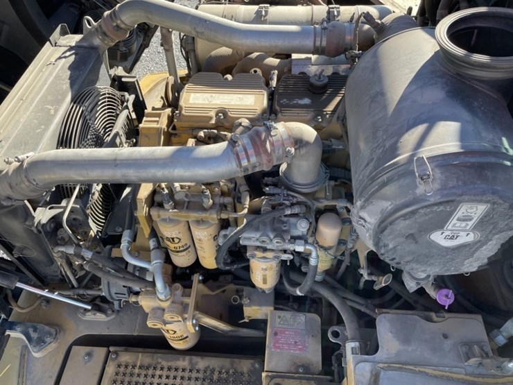 2013-caterpillar-740b-image-22