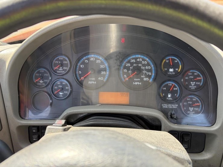 2009-international-workstar-7400-image-13