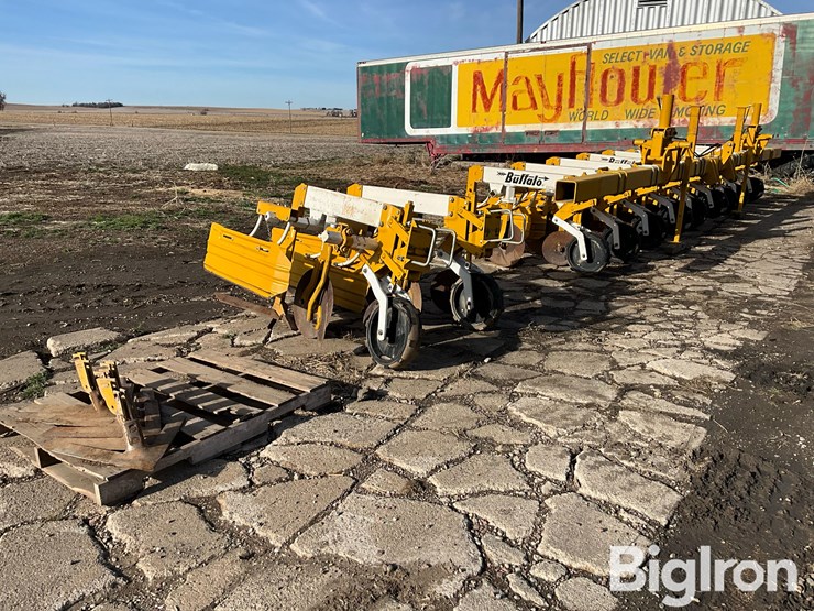 1997-buffalo-6300-image-3