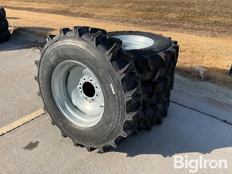 11r22.5-recapped-pivot-tires-&-rims-image-1