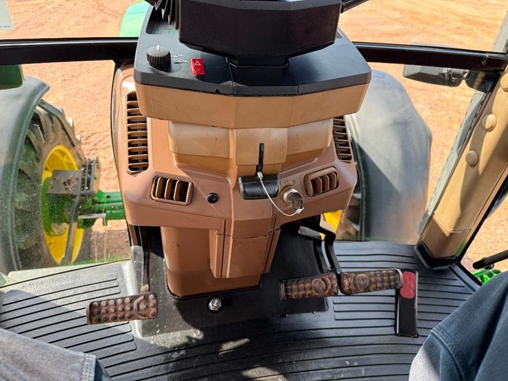 john-deere-7200-image-43
