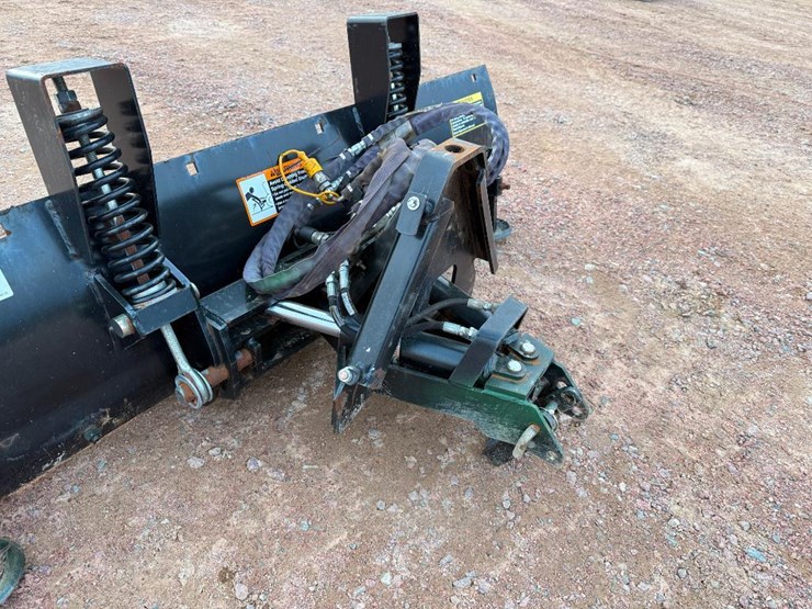 2019-john-deere-3033r-image-5