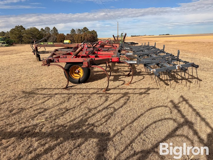massey-ferguson-128-image-8