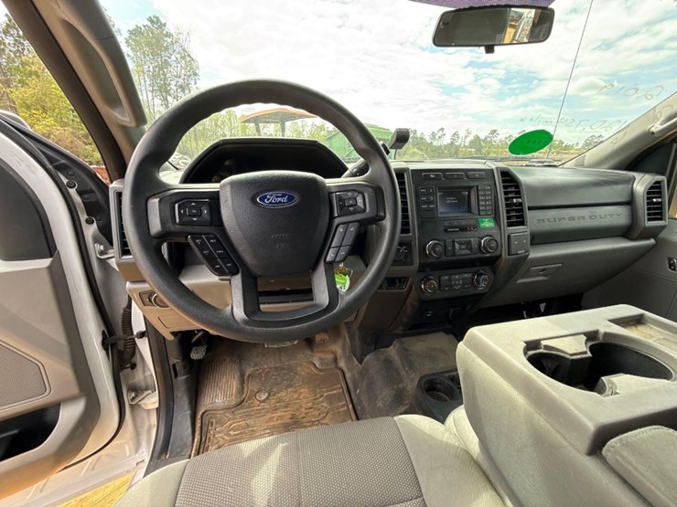 2019-ford-f250-xl-image-16